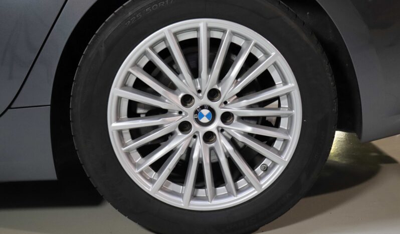 BMW 318d Touring lleno