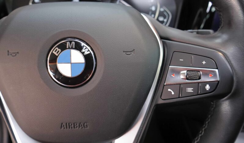 BMW 330e xDrive Touring lleno